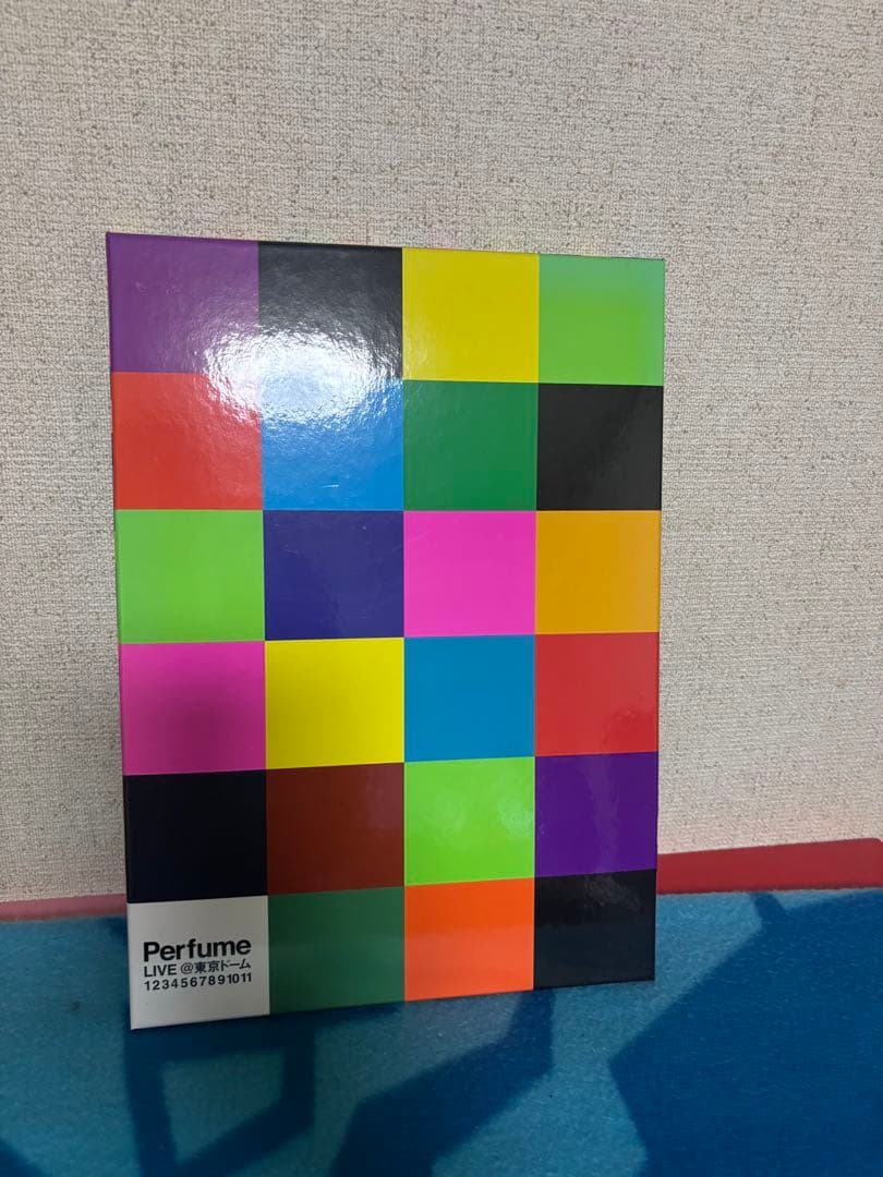 Perfume 写真集7冊、ツアーパンフレット9冊