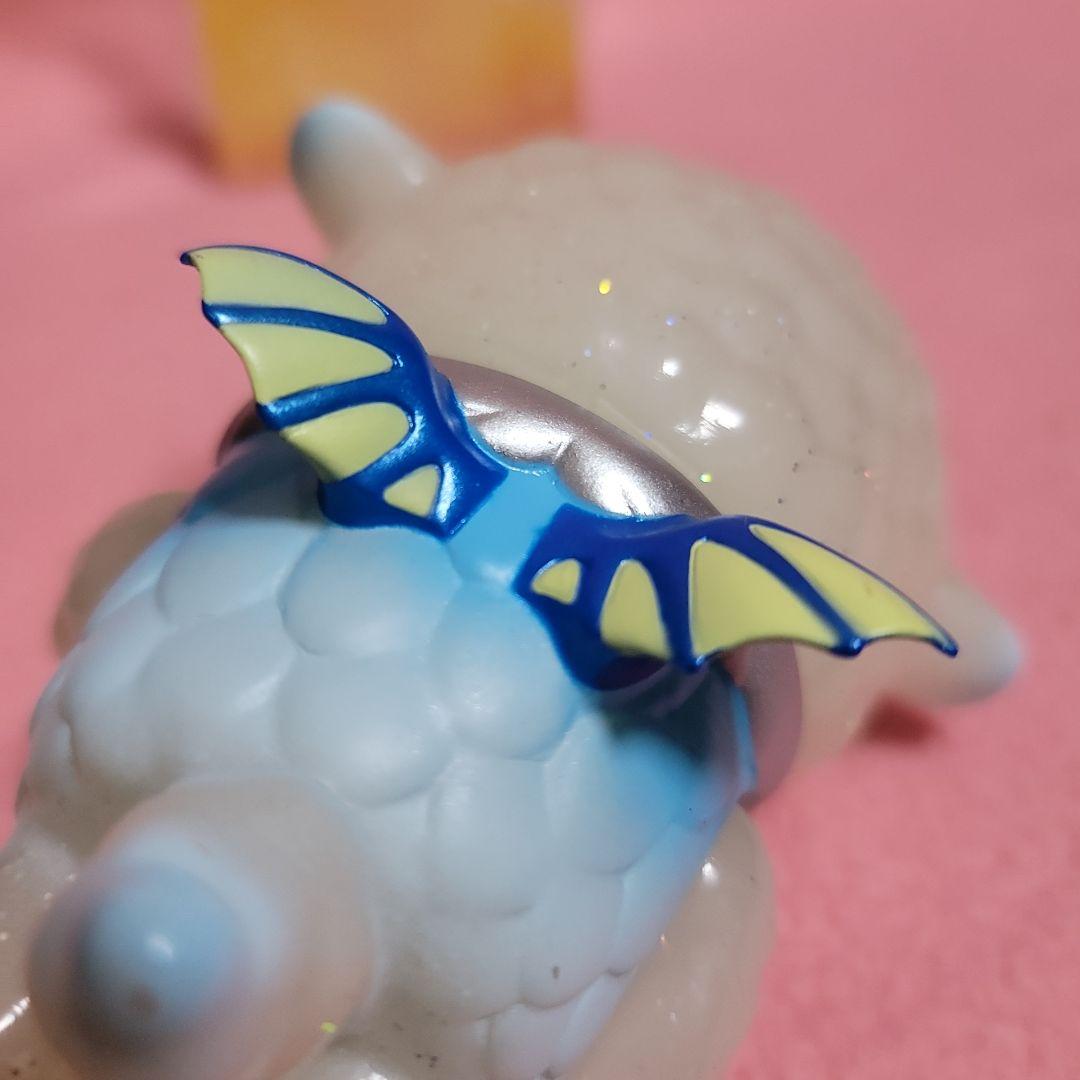 怪獣ネムケ　NEMUKE　ひかりバンビ　 Holy  color　ソフビ