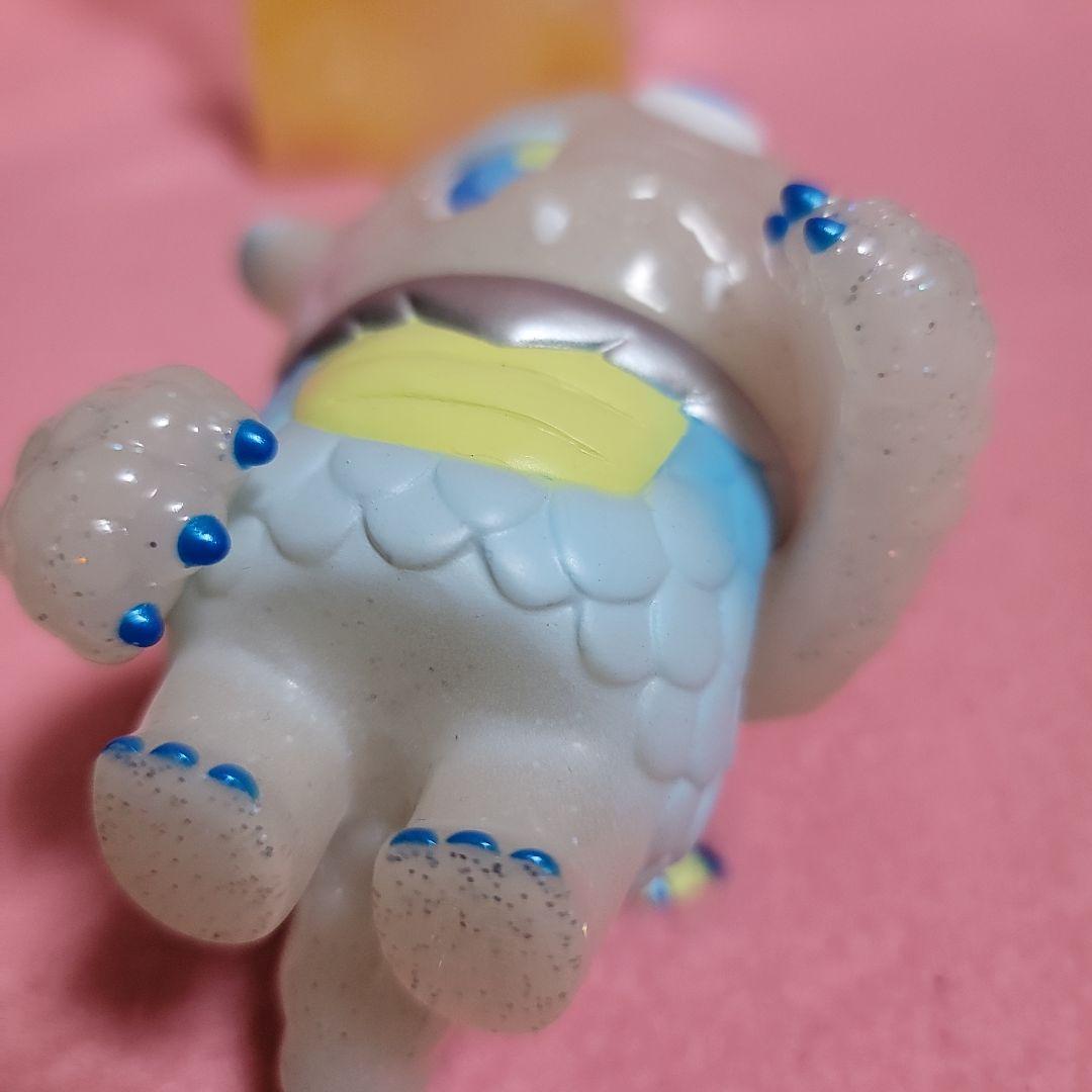 怪獣ネムケ　NEMUKE　ひかりバンビ　 Holy  color　ソフビ