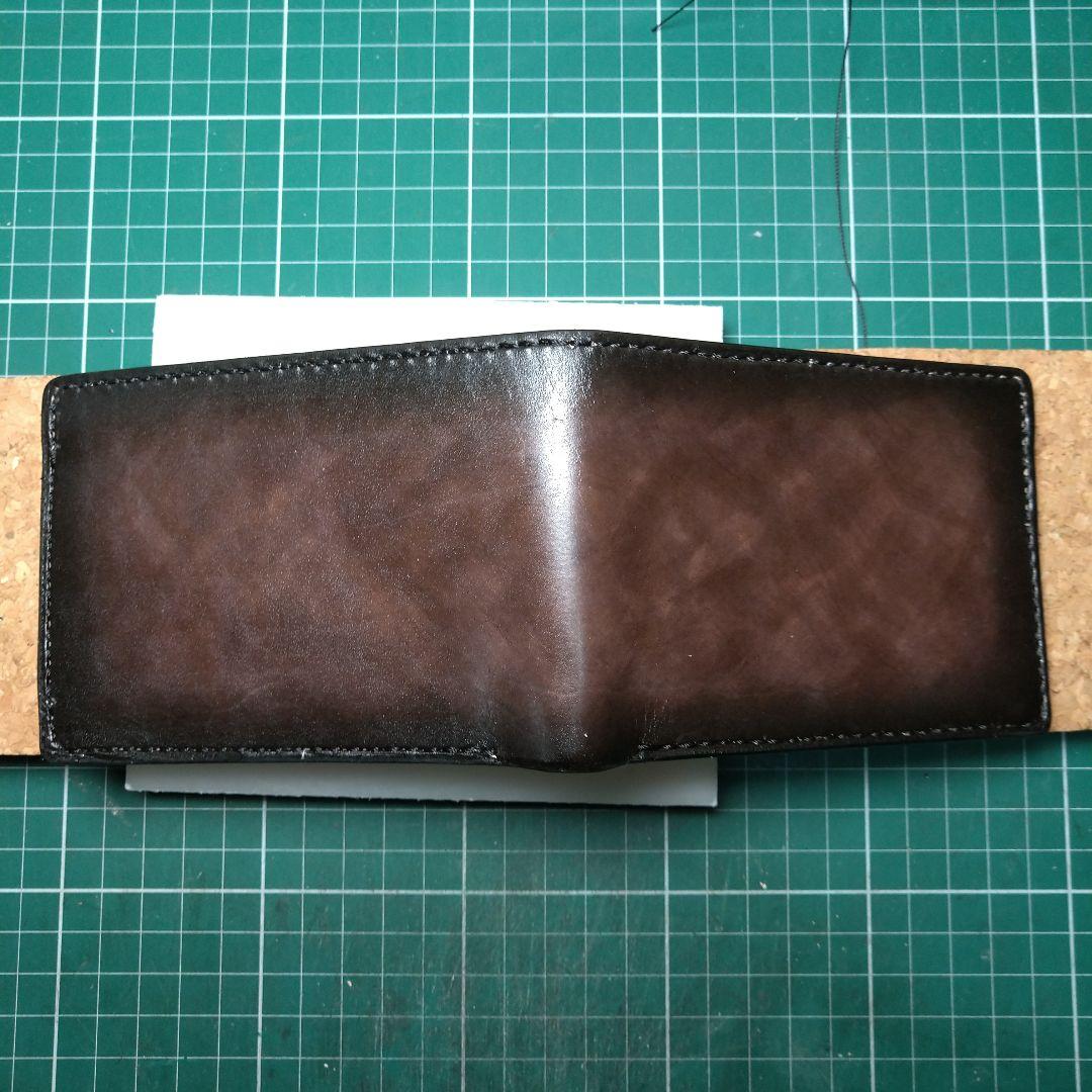 ハンドメイド　二つ折り財布（牛ヌメ革）