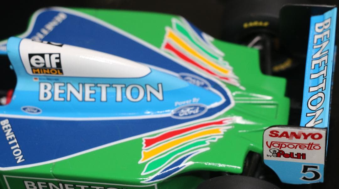 ビックスケール１／1８ ベネトンＢ１９３Ｂ ミハイル・シューマッハコレクション