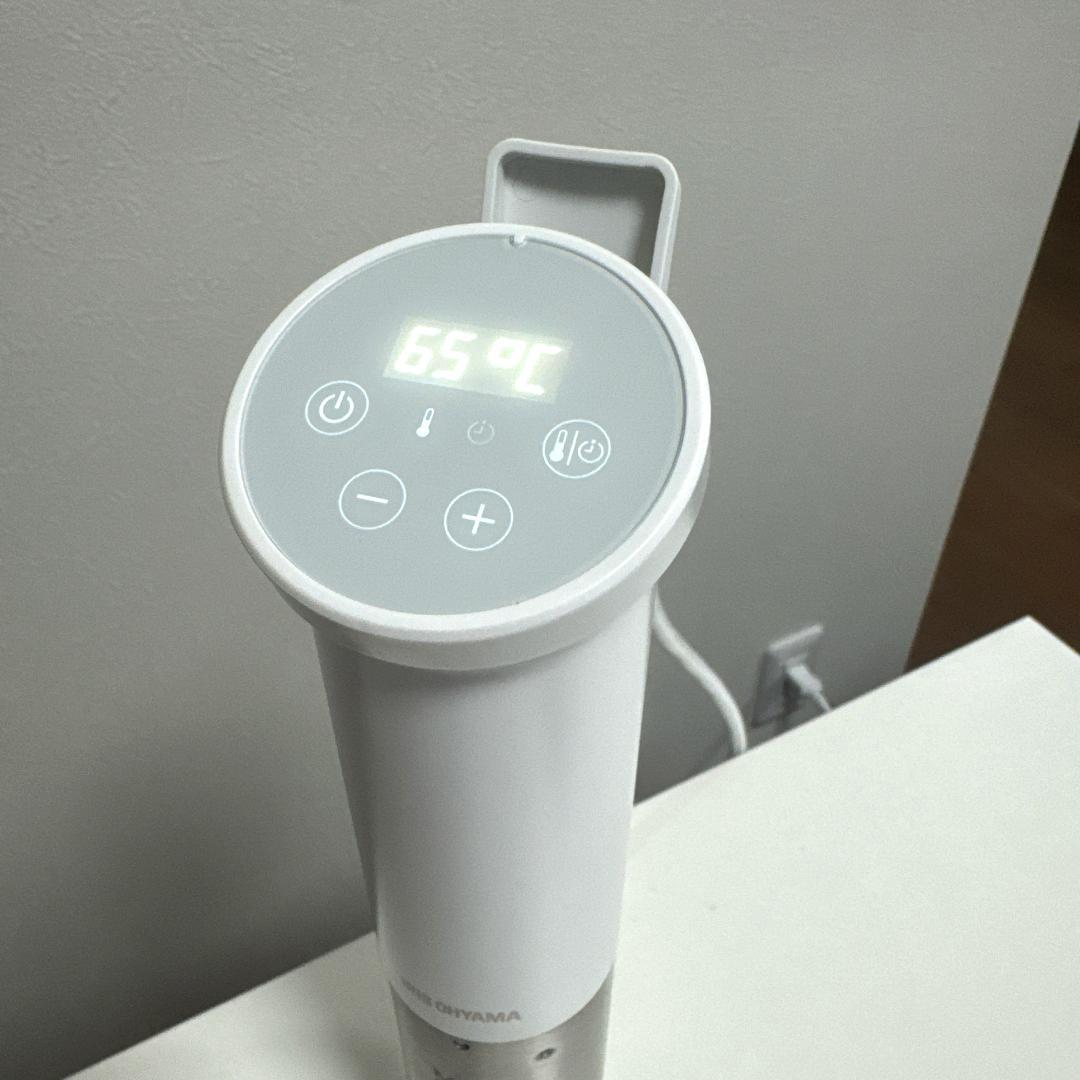 【美品】アイリスオーヤマ 低温調理器 オフホワイト LTC04W