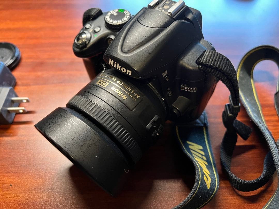 Nikon D5000 単焦点レンズ付き