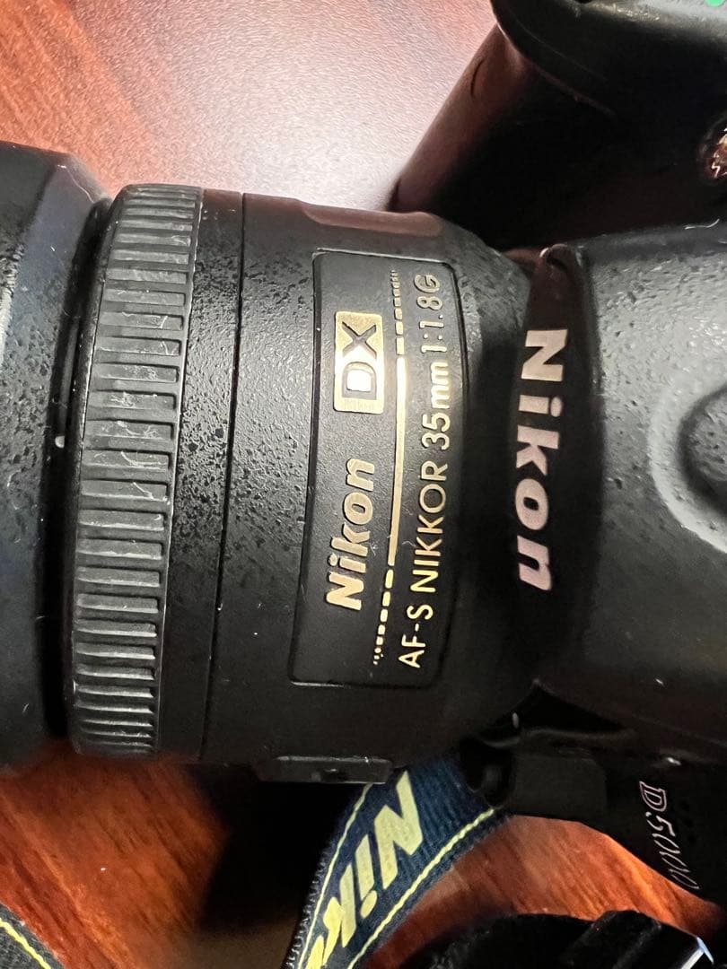 Nikon D5000 単焦点レンズ付き