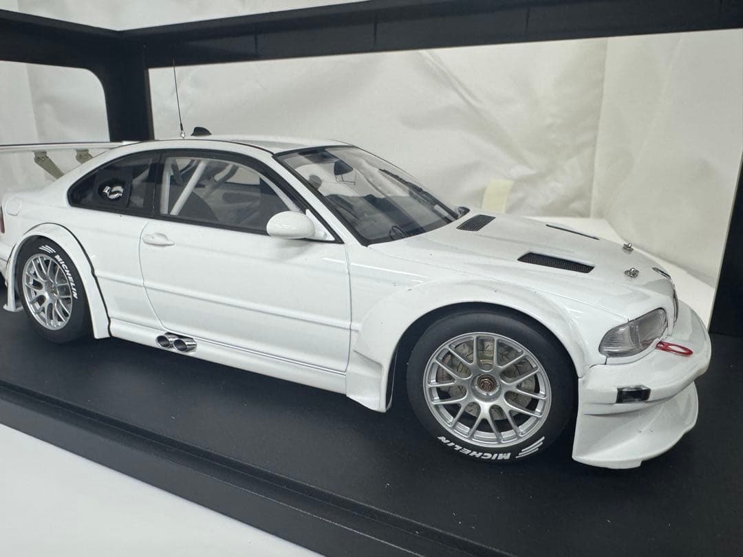 【新品】オートアート M3 GTR Plain Body 1/18 白