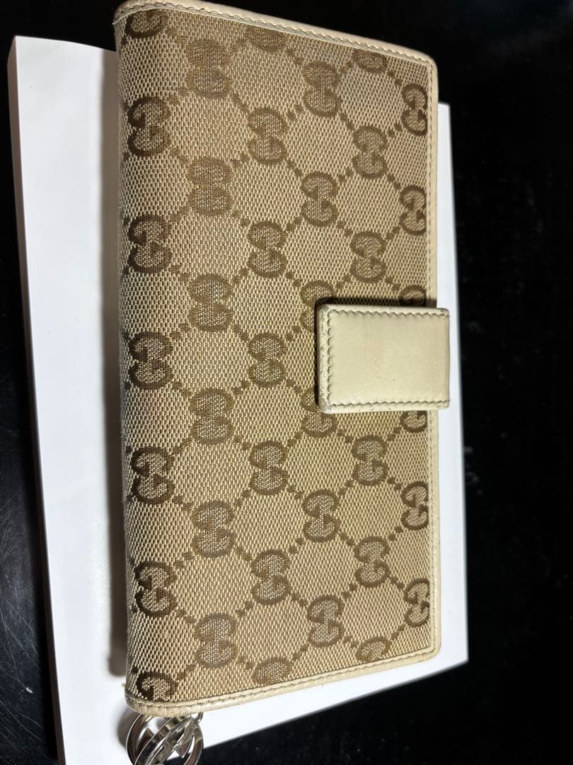 GUCCIの財布になります「長財布」