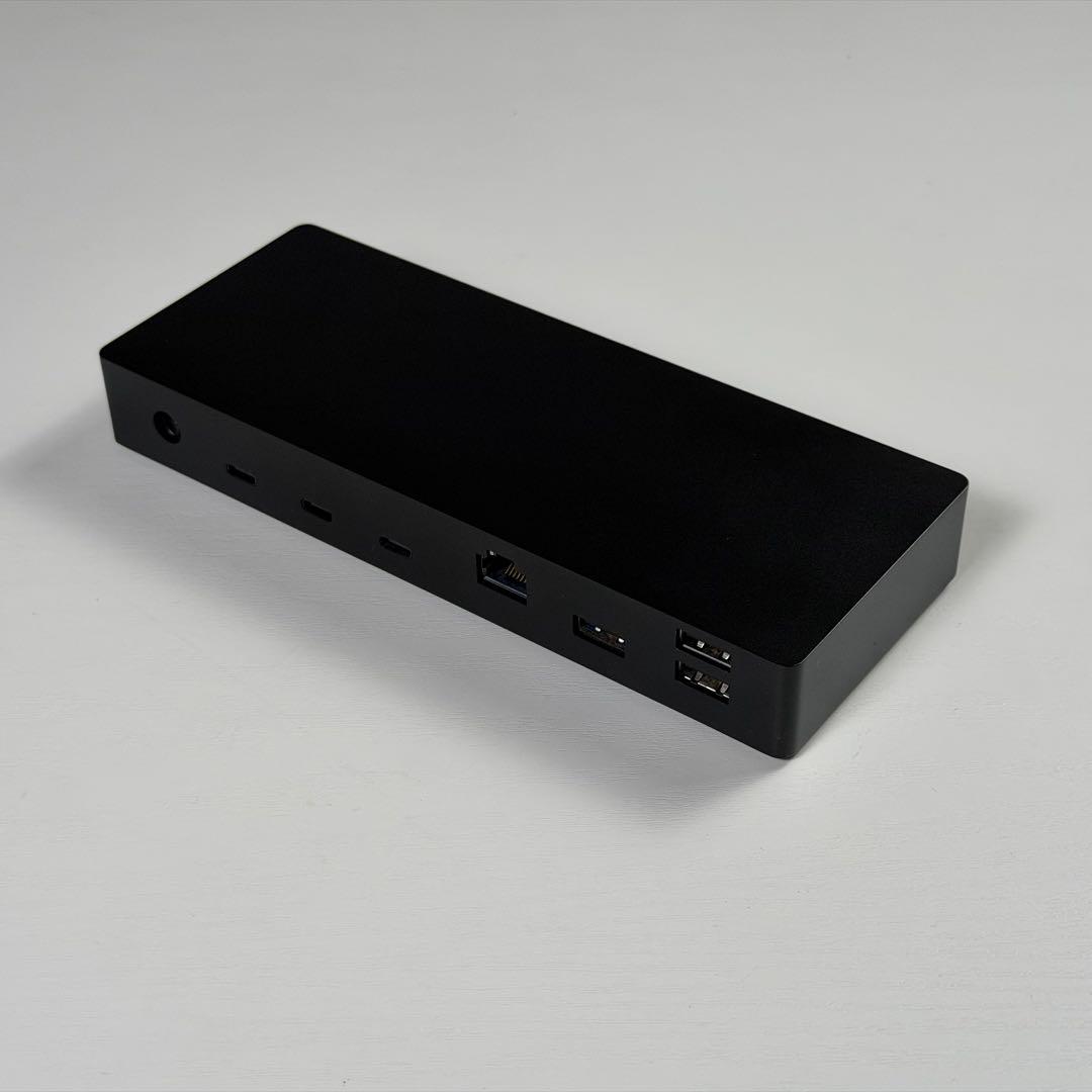 Razer Thunderbolt 4 Dock Chroma ドッキング
