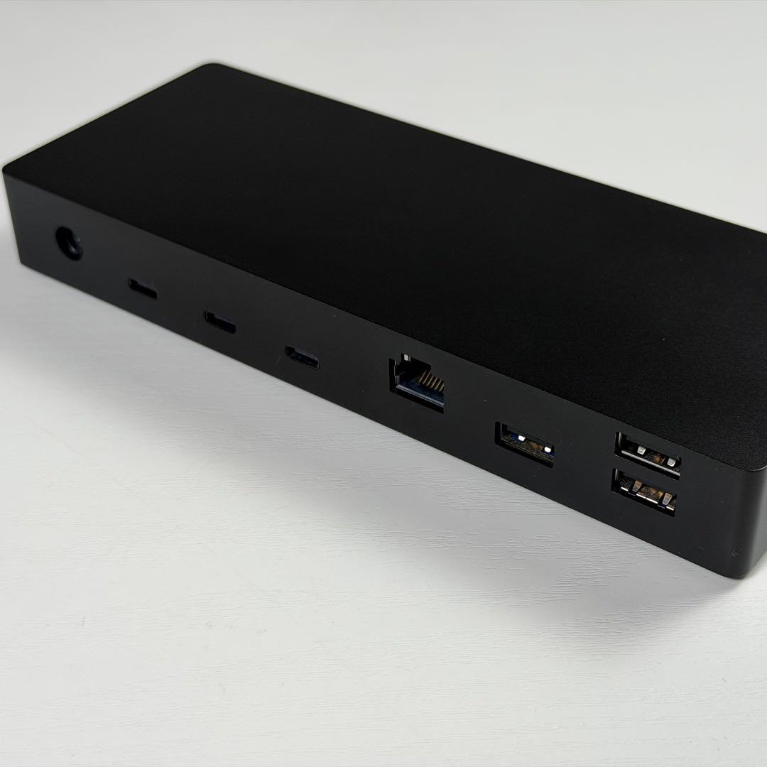 Razer Thunderbolt 4 Dock Chroma ドッキング