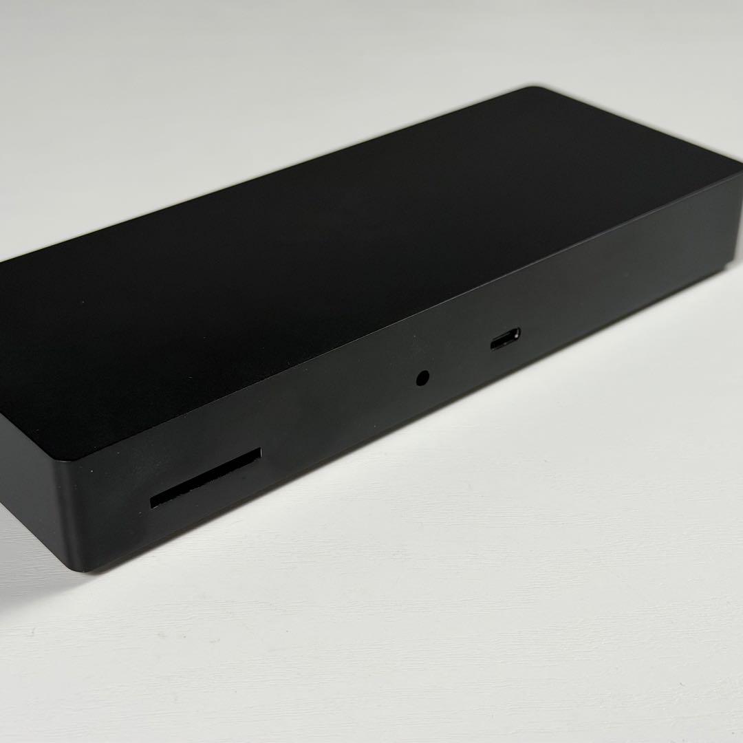 Razer Thunderbolt 4 Dock Chroma ドッキング