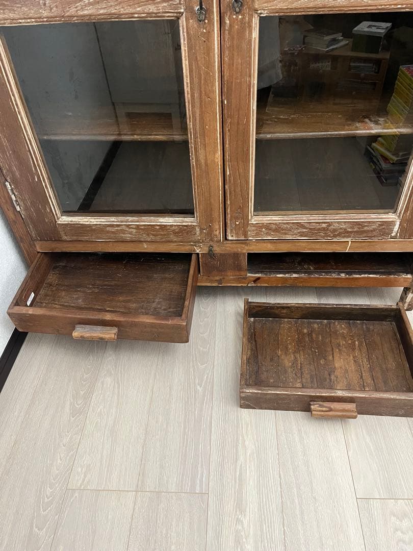 オールドメゾン　ヴィンテージ アンティーク　キャビネット　シェルフ　飾り棚