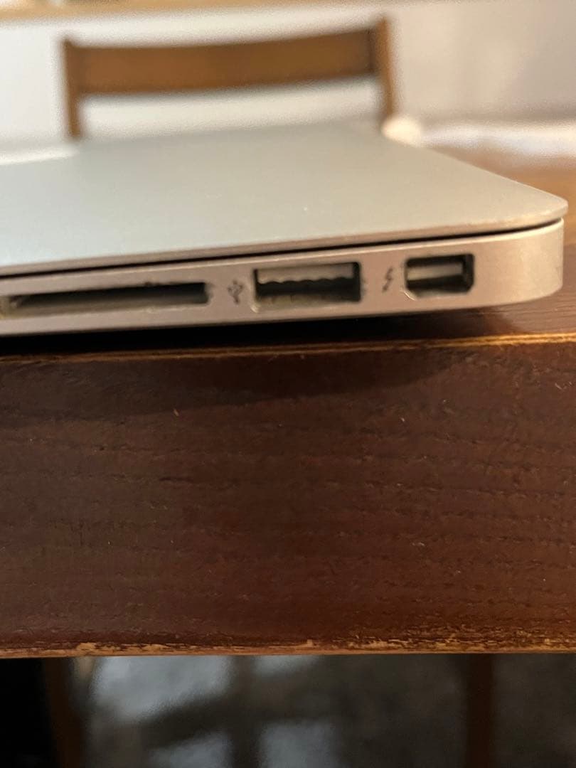 【訳あり】Apple MacBook Air 13インチ a1466シルバー