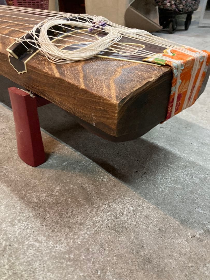 【引取可能/高知県】木製 13弦 お琴　花柄装飾　鳥居台付　引取単価5000円