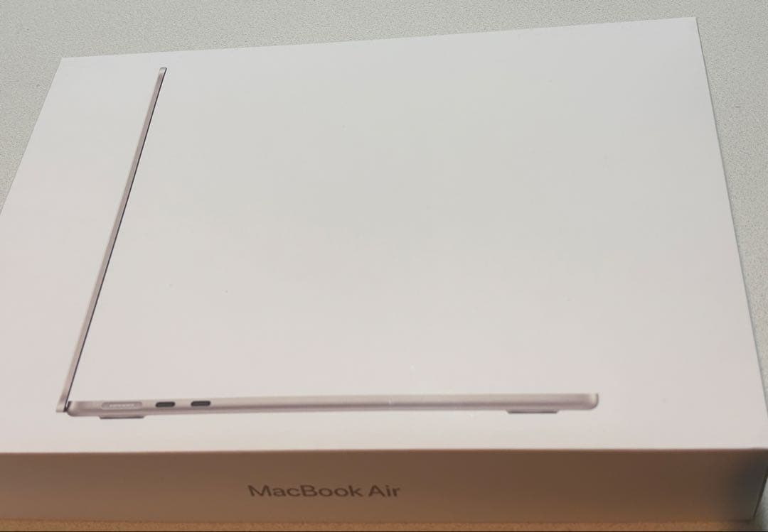 MacBook Air 13インチ M4 16GB 256GB スターライト