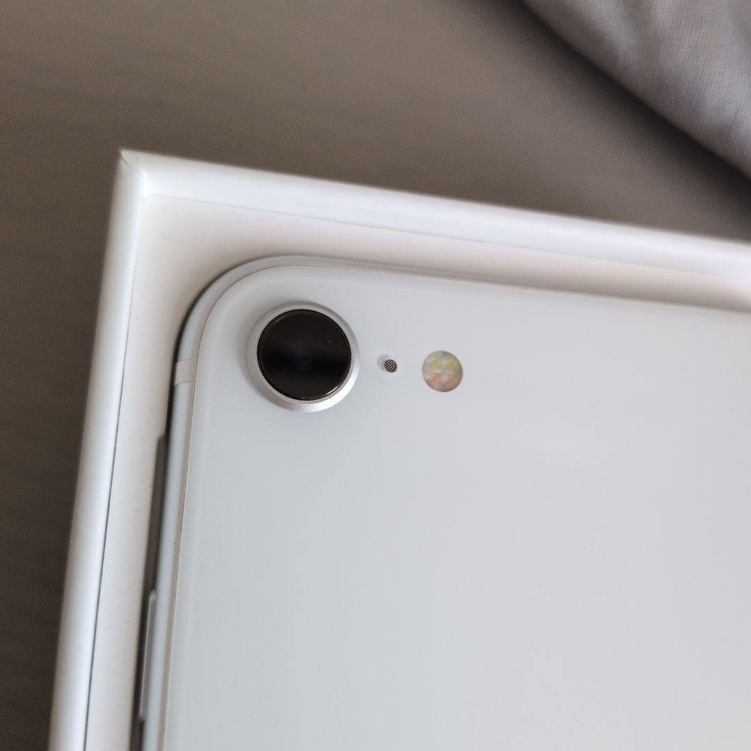 【美品】iPhone SE(第二世代)128GB ホワイト SIMフリー