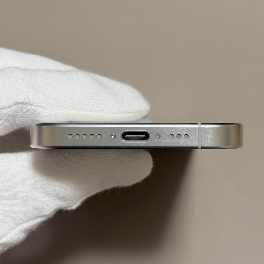 美品　iPhone 15pro 256GB ホワイトチタニウム　付属品あり