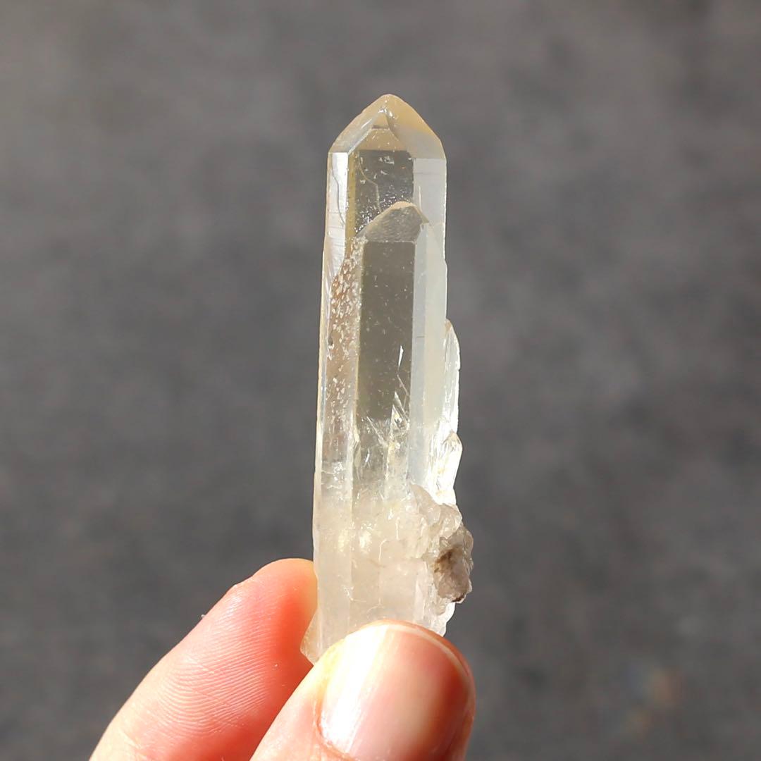 ゴールデンヒーラー クォーツ 原石 水晶 鉱物 希少石 天然石 ツインレイ