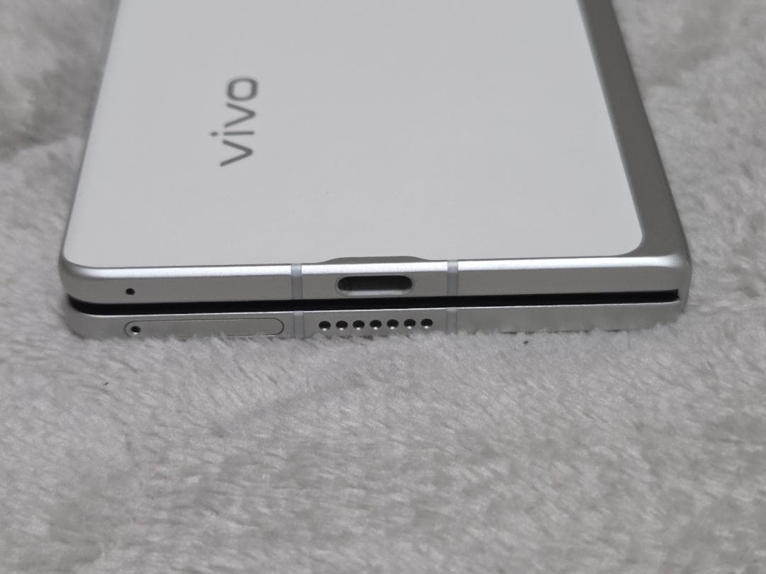 vivo X Fold3 12GB/256GB ホワイト