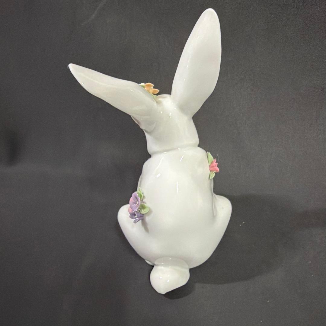Lladro 陶器製ウサギの置物 花付き