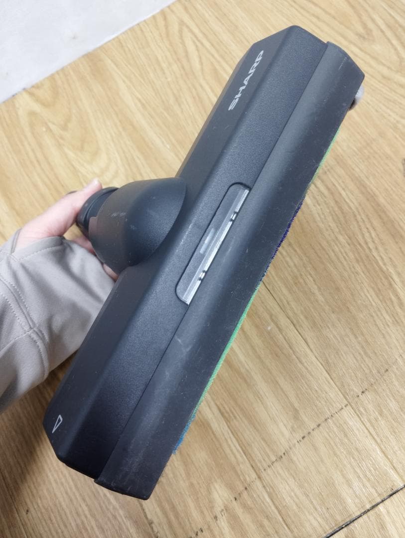 Y♢535 シャープ コードレススティック掃除機 ラクティブエア　EC-XR1