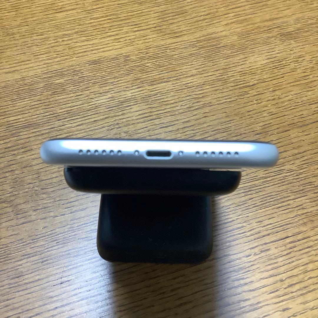 iPhone XR 64GB ホワイト　バッテリー79%
