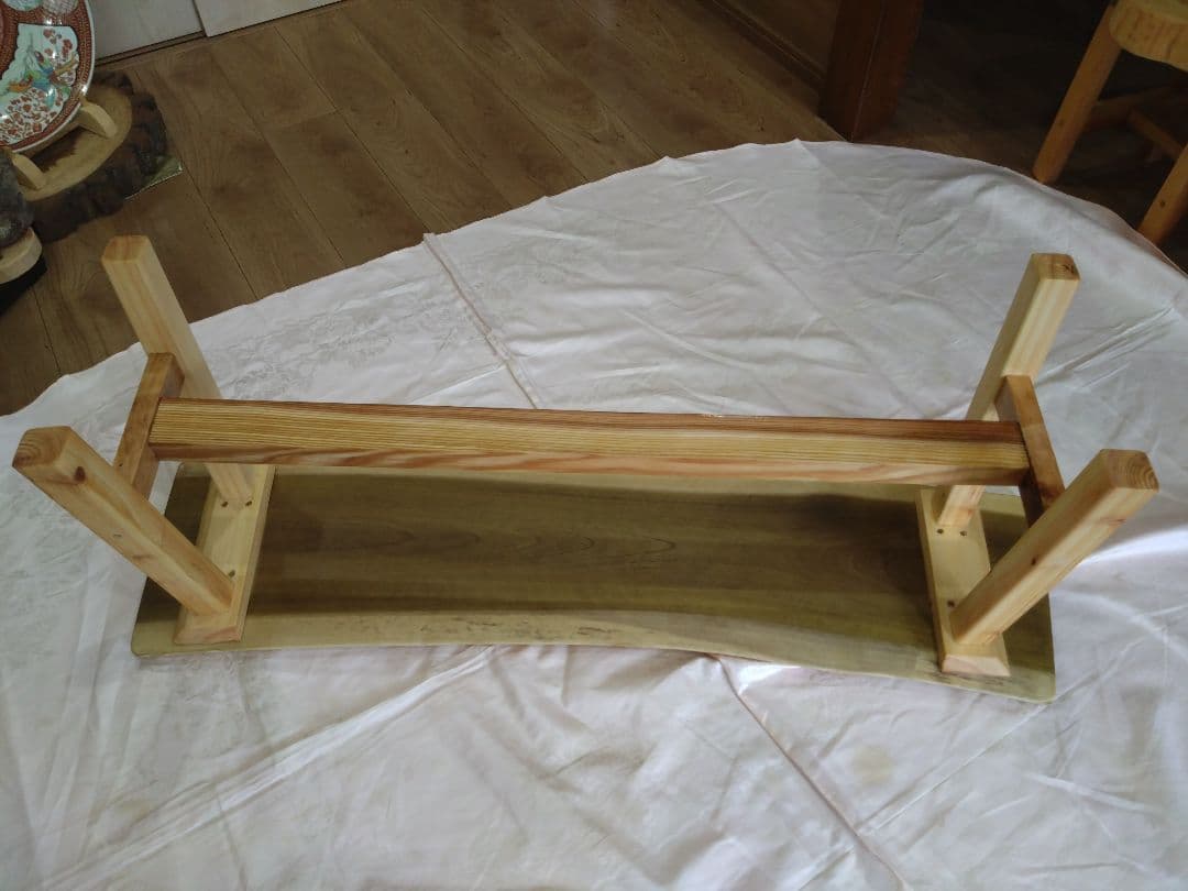 朴ノ木の一枚板のベンチ93　珍しい朴ノ木の耳付き一枚板で座り心地が良く杢目が綺麗