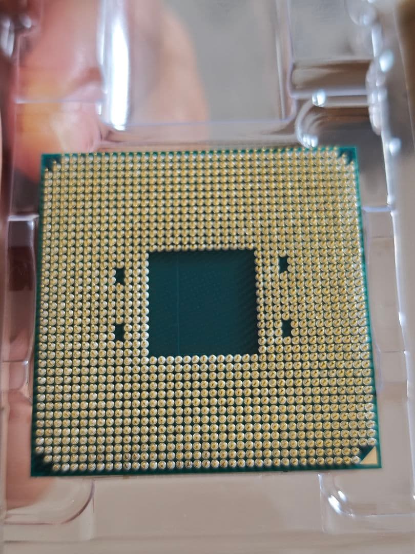 AMD Ryzen 7 5700X CPU　本体