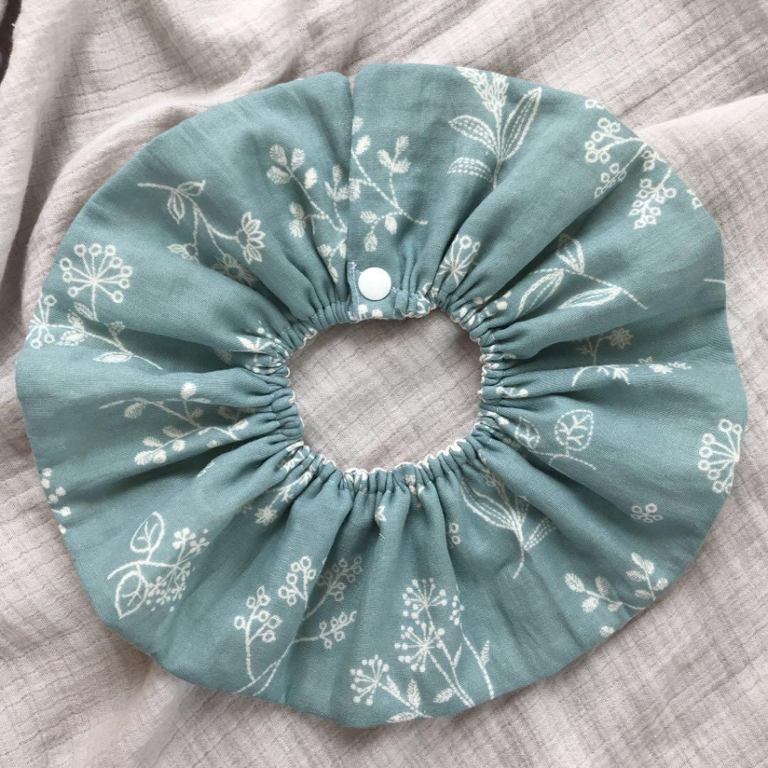 ★ミント刺繍×フレッシュミルク★ ハンドメイド　リバーシブル　スタイ