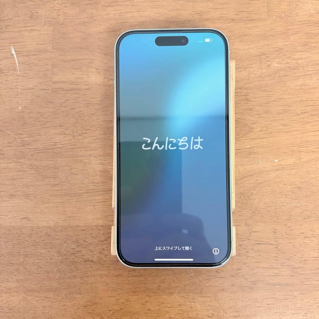 ● 美品 iPhone15 256GB グリーン MTMT3J/A SIMフリー