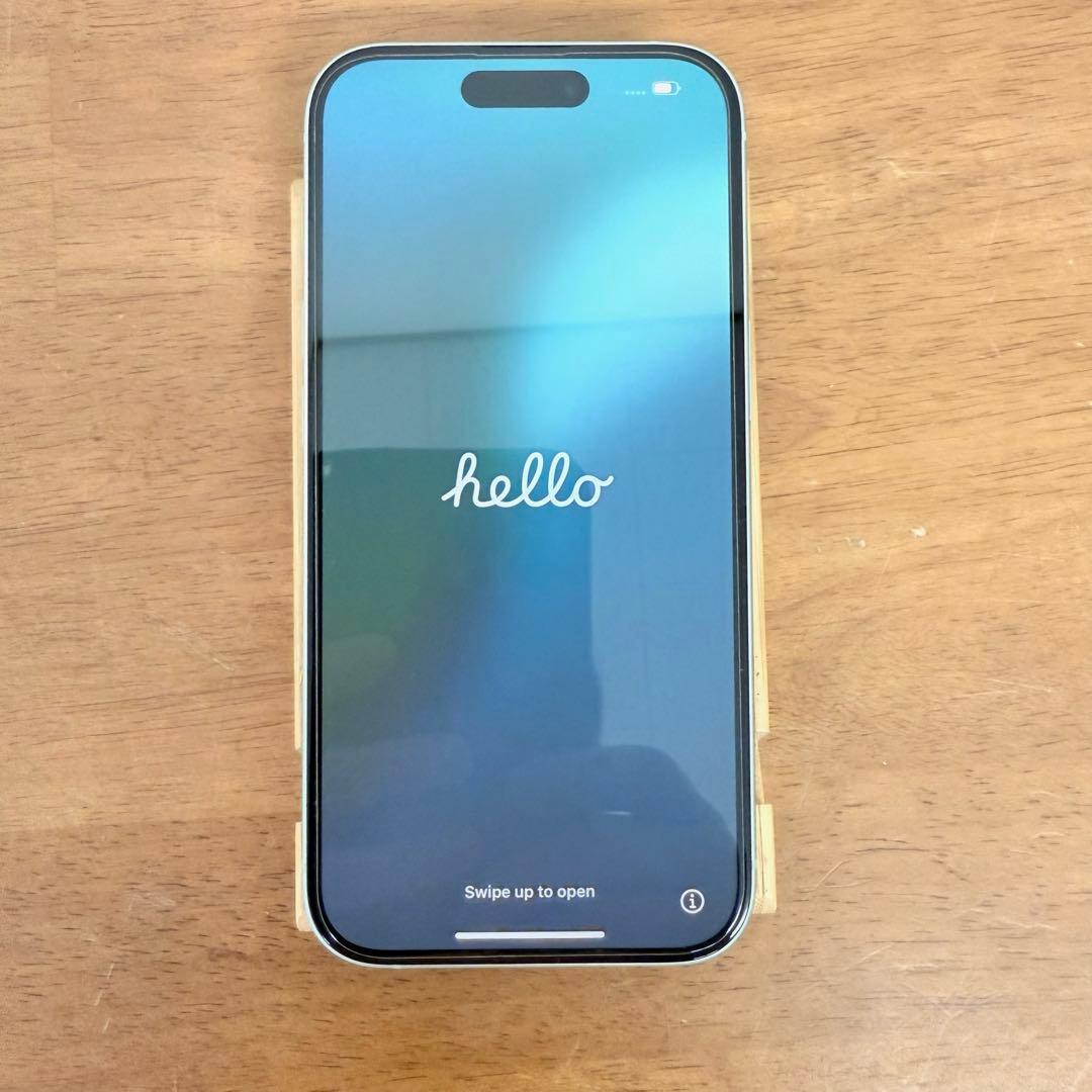 ● 美品 iPhone15 256GB グリーン MTMT3J/A SIMフリー
