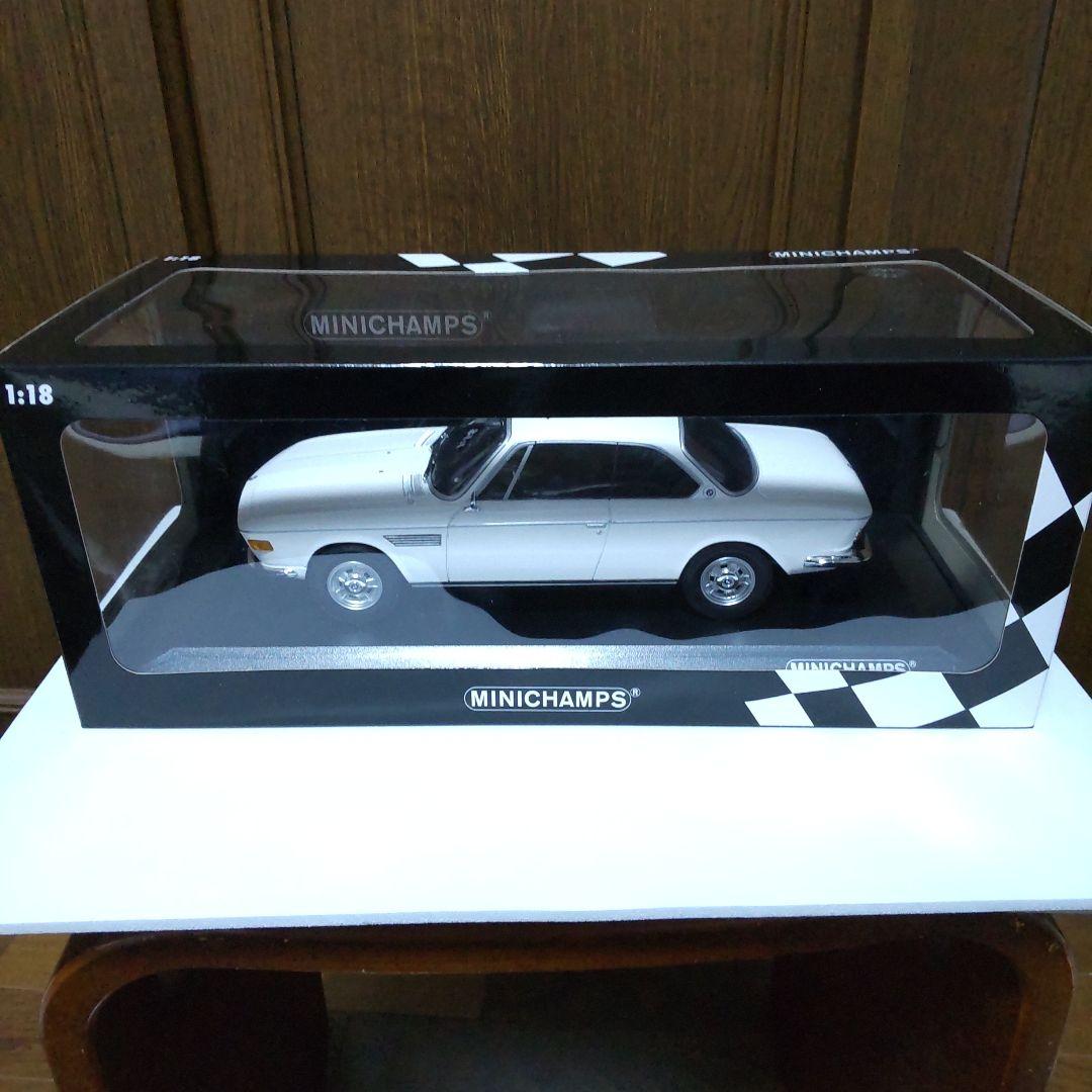  2800 CS 1968 ホワイト 1/18 ミニチャンプス