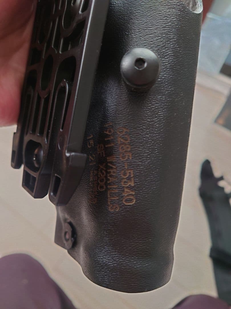 LAPD SWAT LE装備 サファリランドホルスター　FIRST　SPEAR