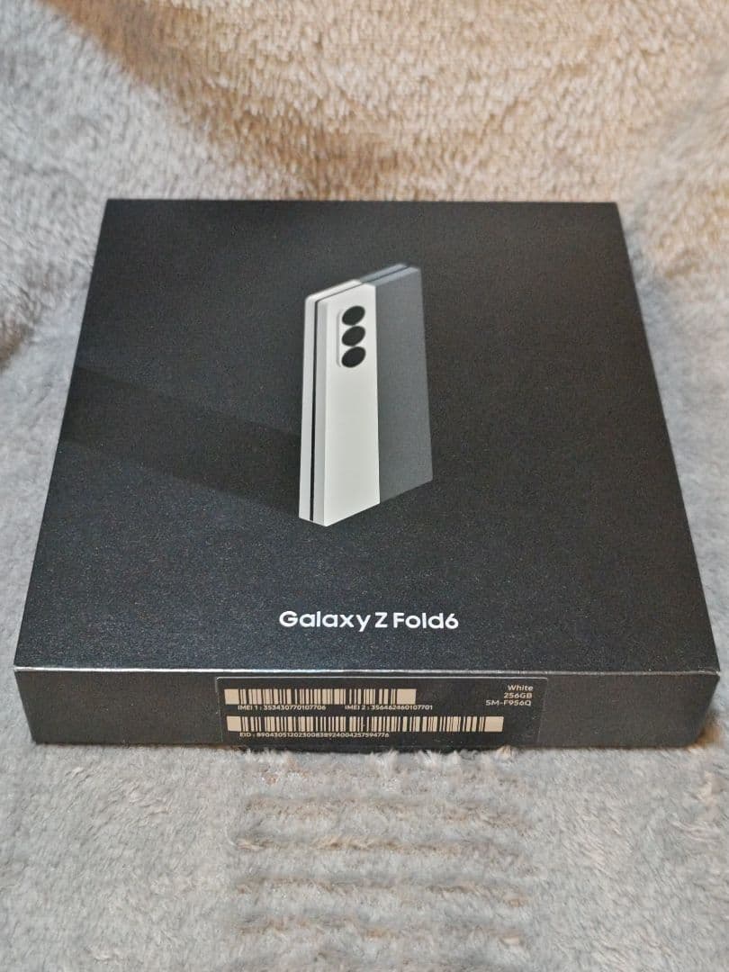 国内版　galaxy z fold 6 SIMフリー　美品　保護ケース付