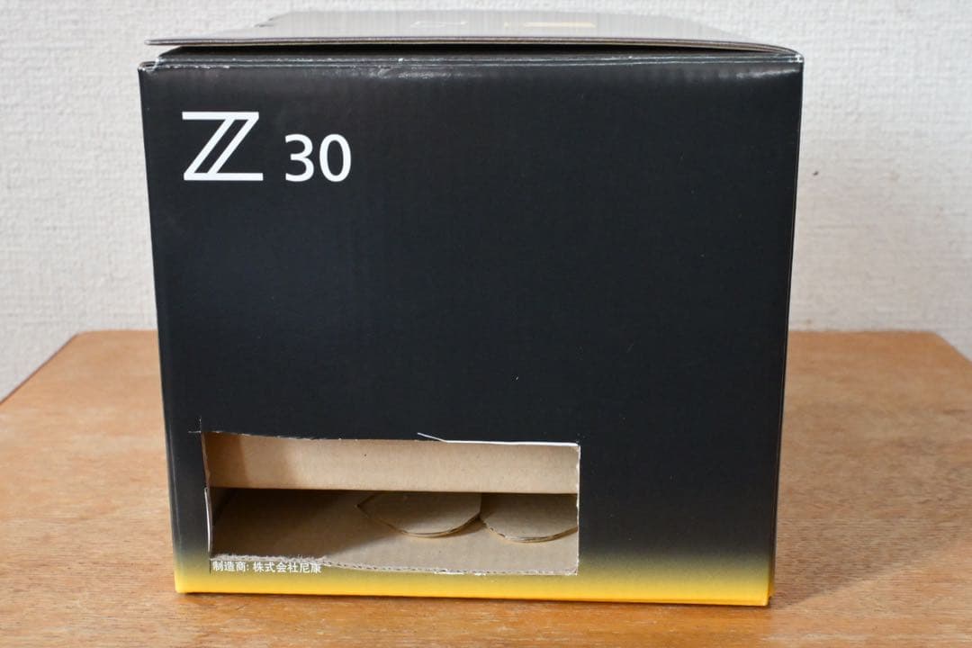 極美品ショット数42枚！Nikon Z30 ブラック ミラーレス一眼　おまけ