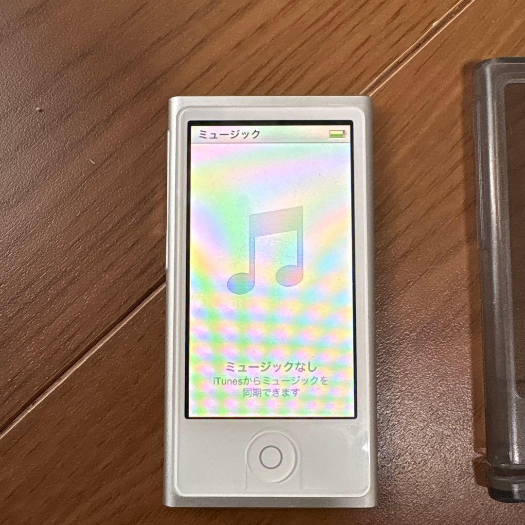 【美品】iPod nano１６Ｇ (第7世代) グレー　充電ケーブル付き
