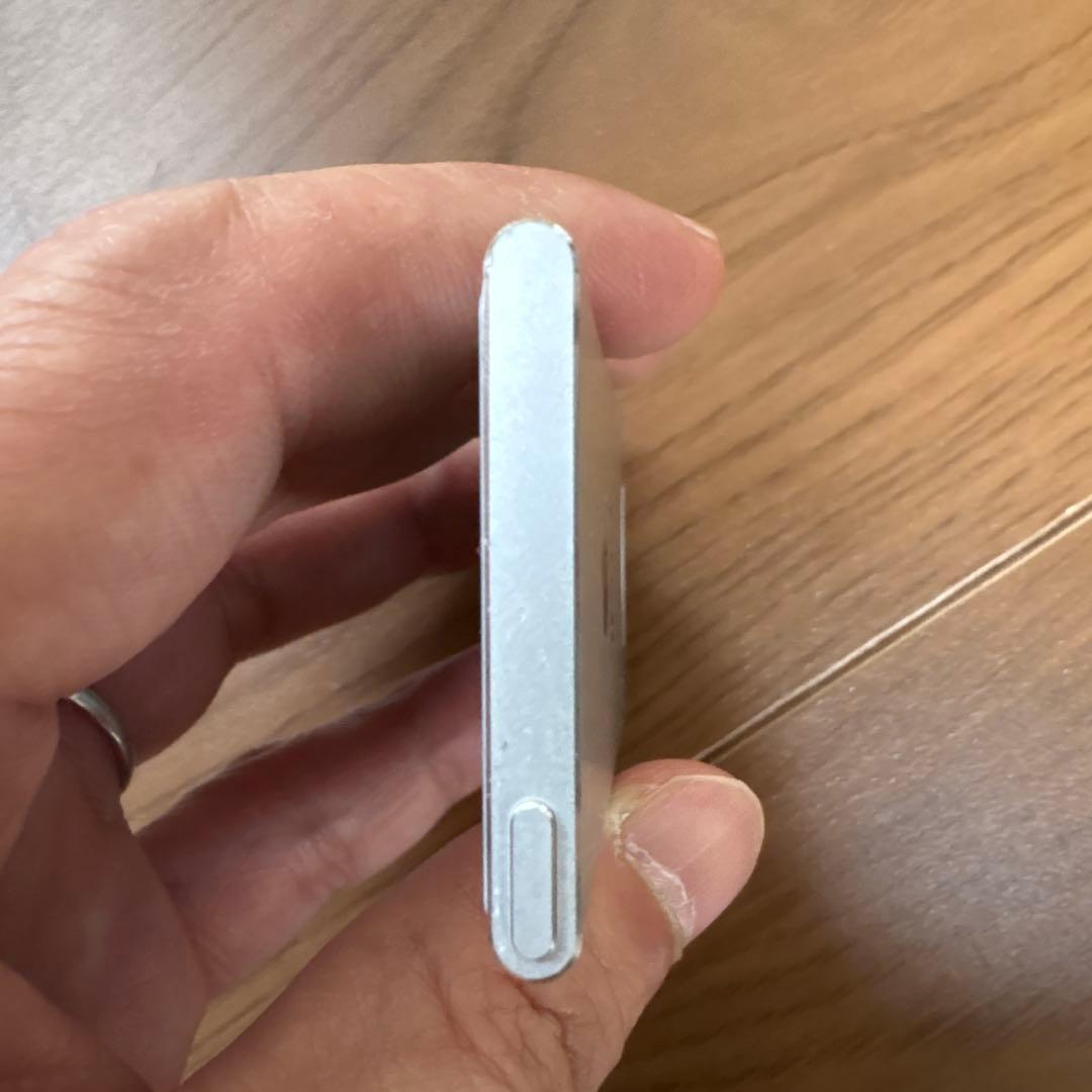 【美品】iPod nano１６Ｇ (第7世代) グレー　充電ケーブル付き