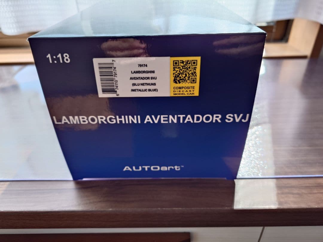 オートアート 1/18 アヴェンタドール SVJ