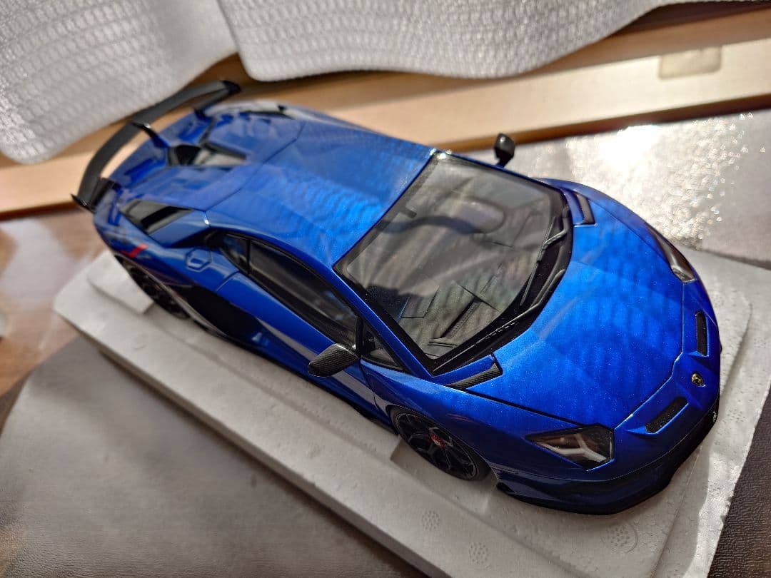 オートアート 1/18 アヴェンタドール SVJ