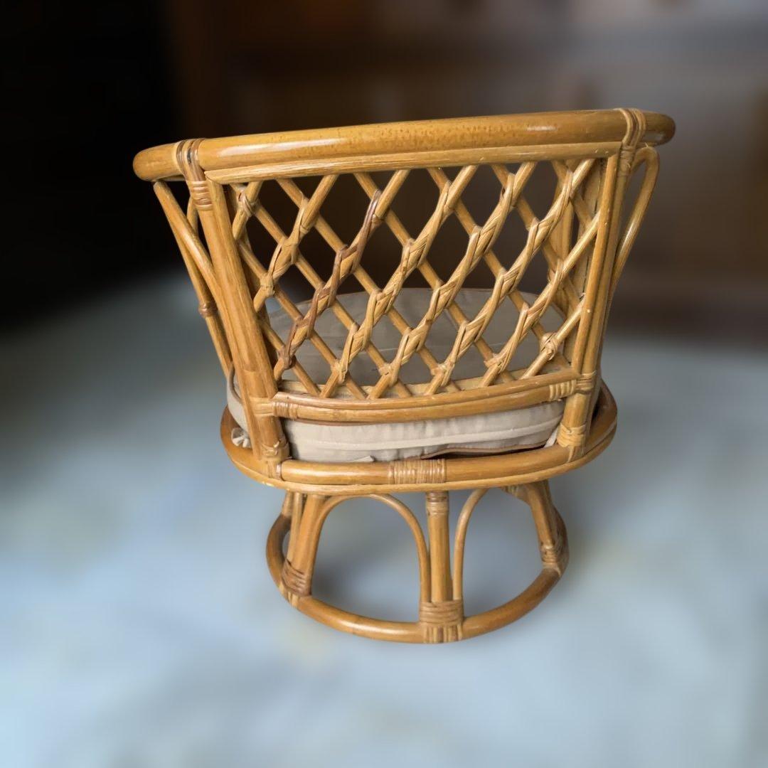 回転ラタンチェアと座椅子（オットマン）セット