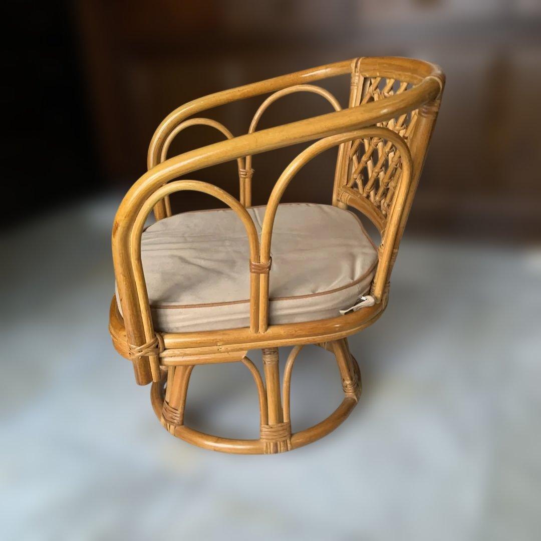 回転ラタンチェアと座椅子（オットマン）セット