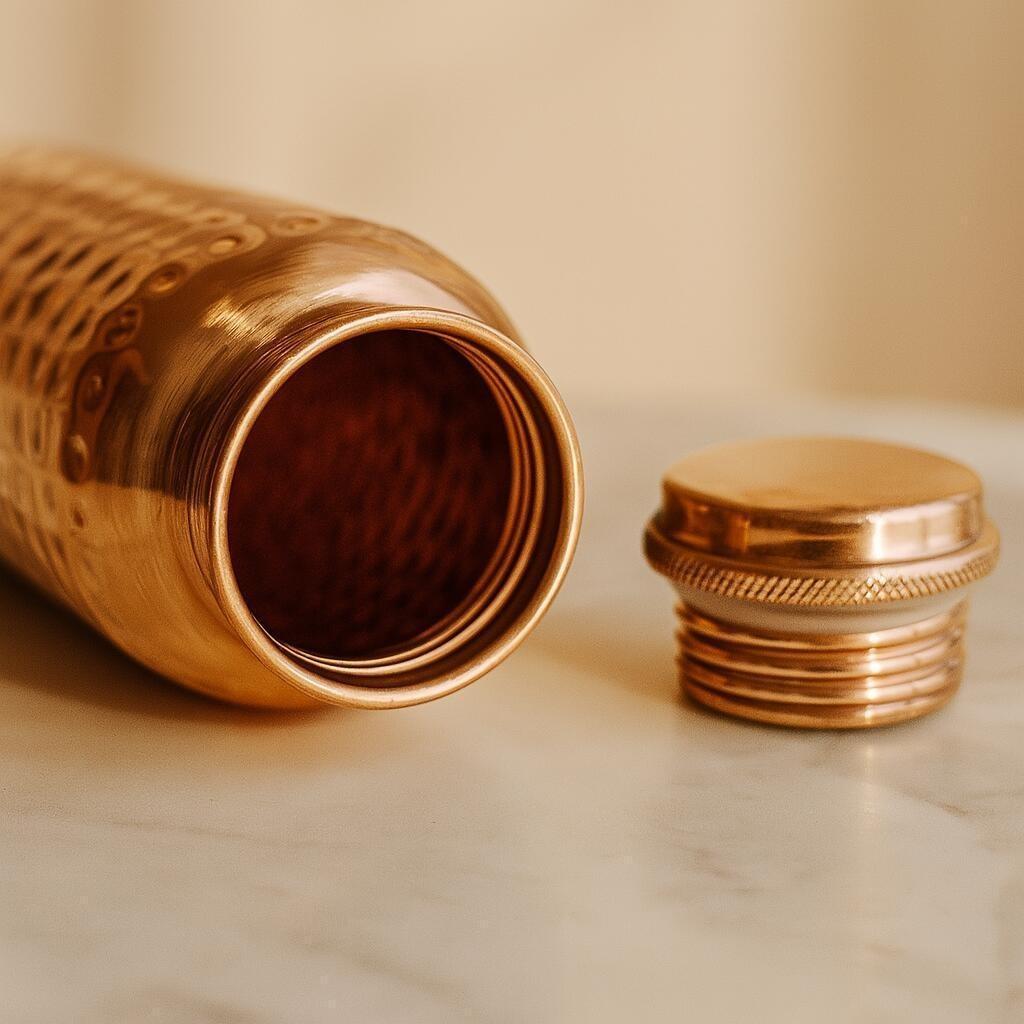 [2][新品] 銅製 純道 手打ち水筒 ウォーターボトル 600ml インド製