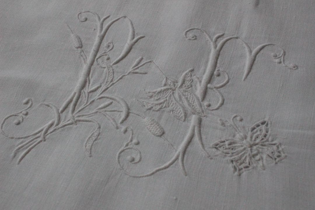 フランスアンティーククッションカバー France Antique \"P・F\"蝶