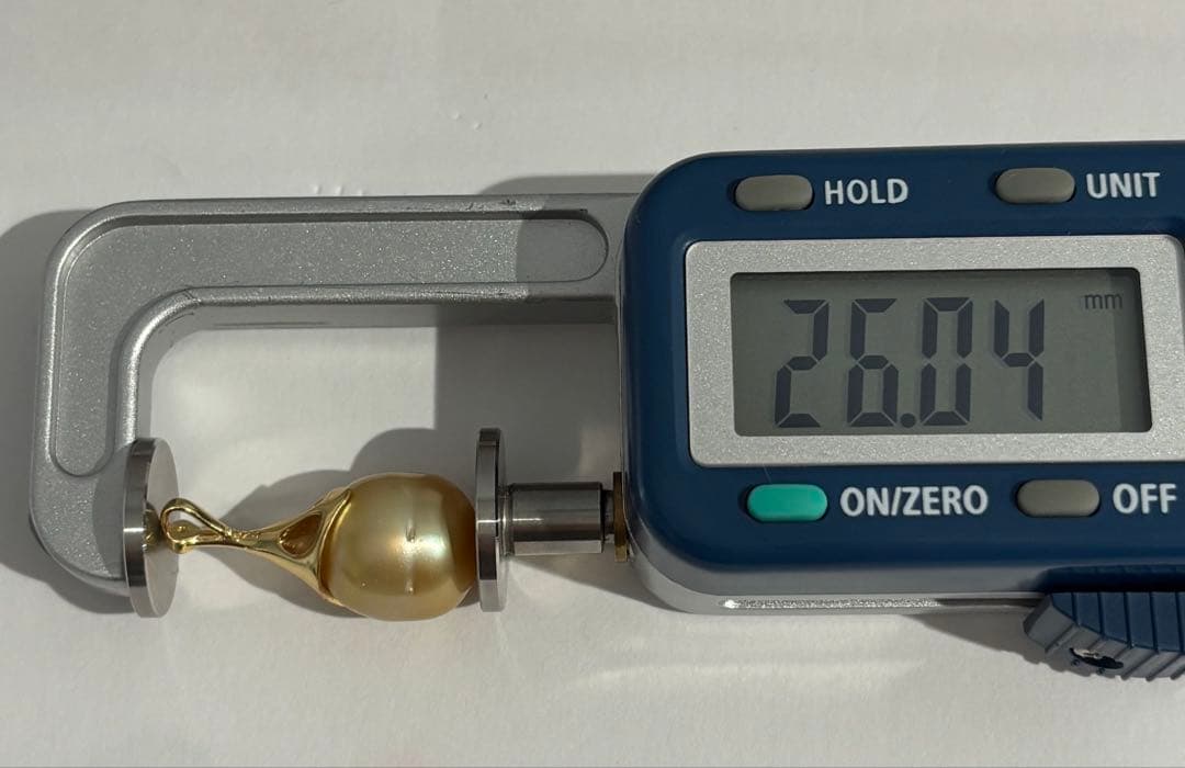 白蝶南洋真珠バロックパール　大 粒ゴールデンペンダントネックレス新品（N614）