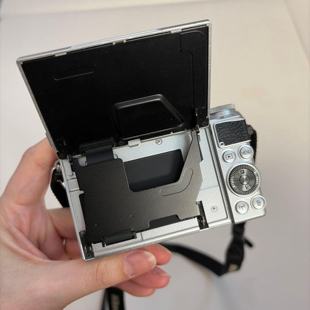 Nikon 1 J5 ミラーレスカメラ