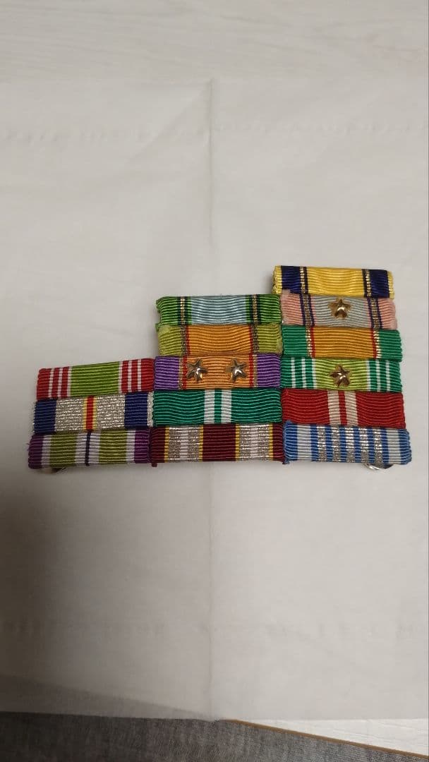 防衛記念章台座付き 5段15個