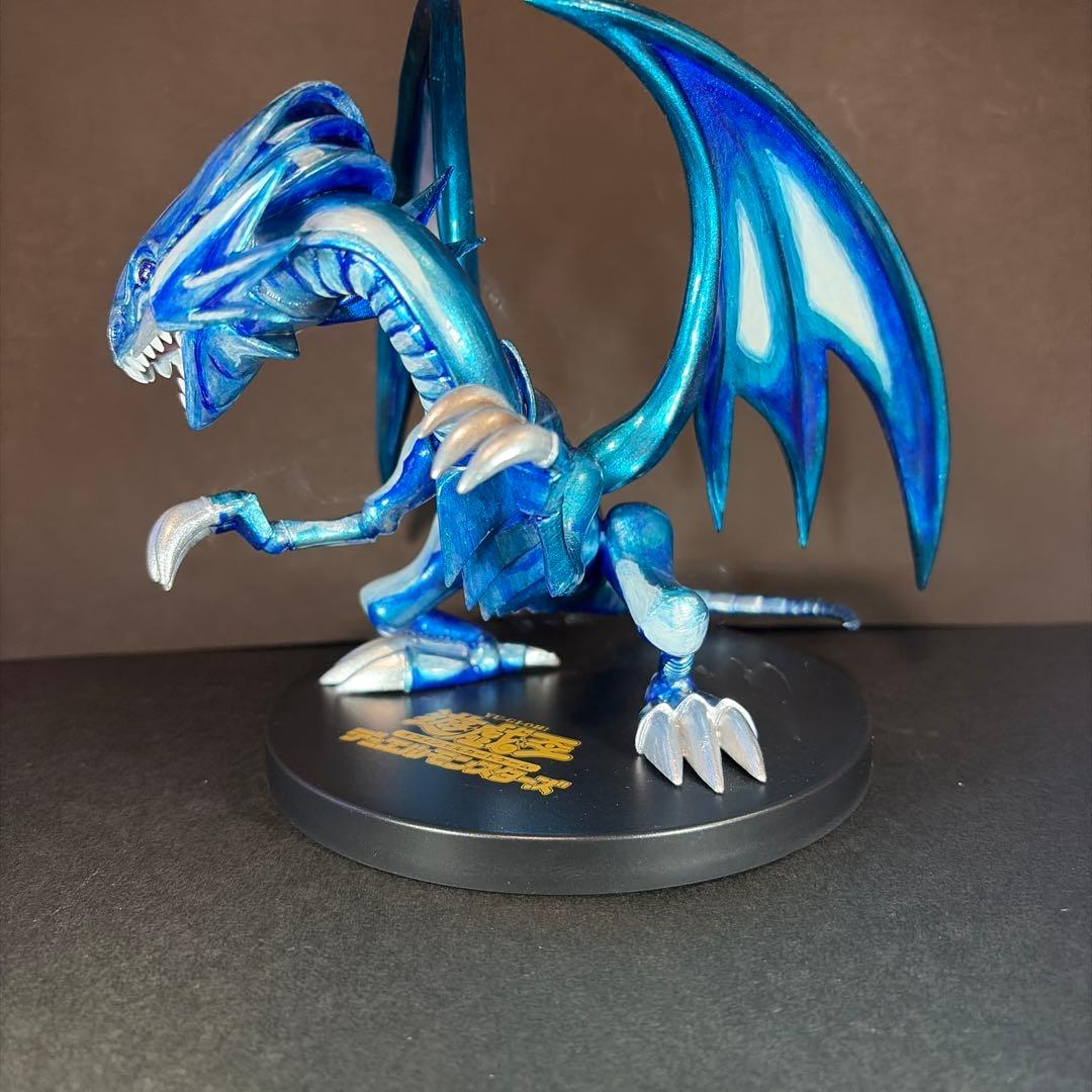 遊戯王 ブルーアイズホワイトドラゴン フィギュア リペイント