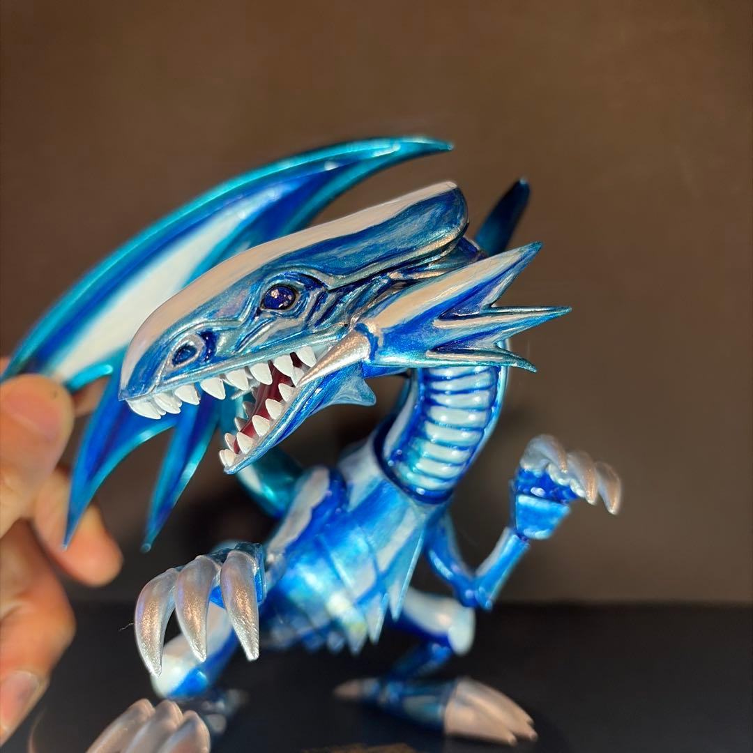 遊戯王 ブルーアイズホワイトドラゴン フィギュア リペイント