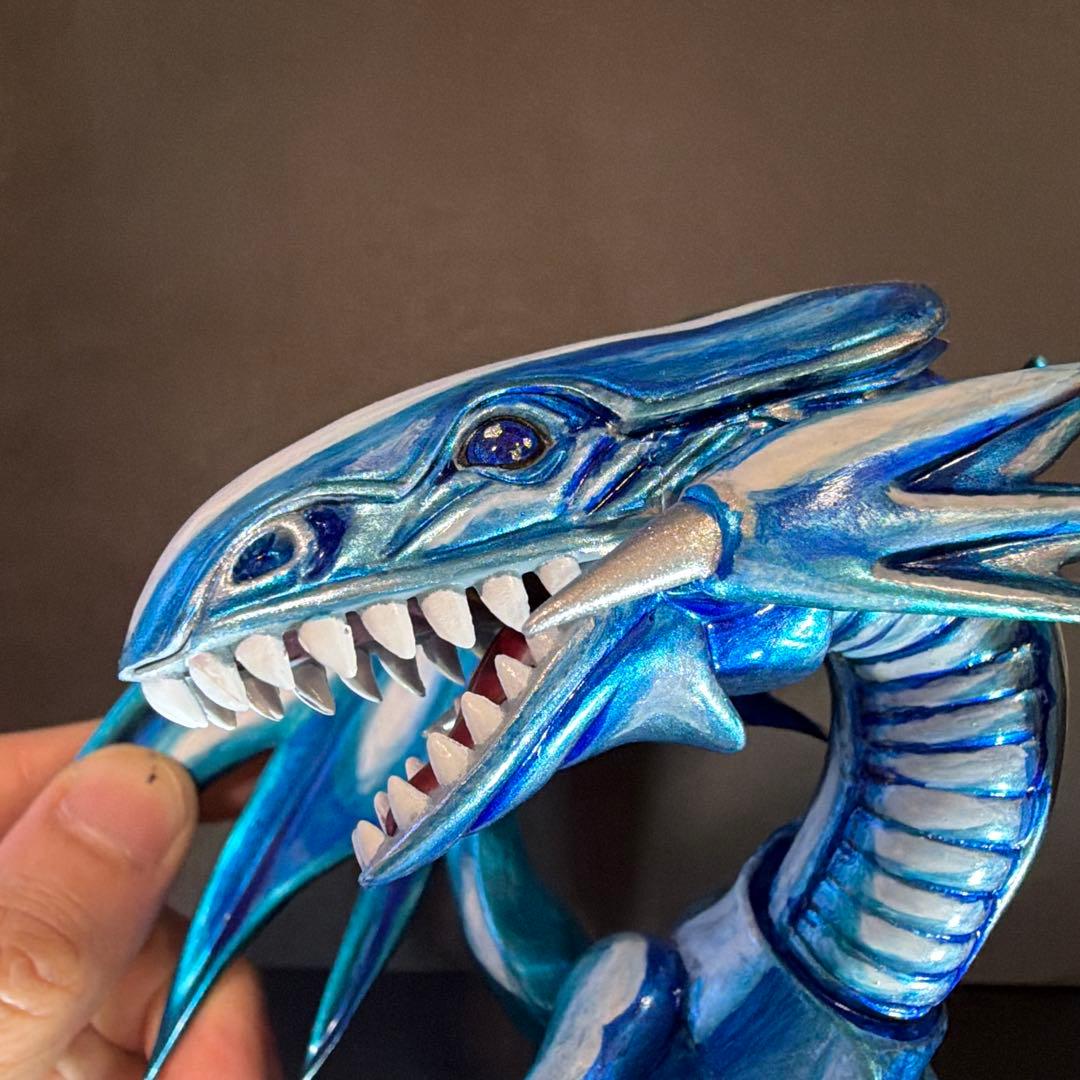 遊戯王 ブルーアイズホワイトドラゴン フィギュア リペイント