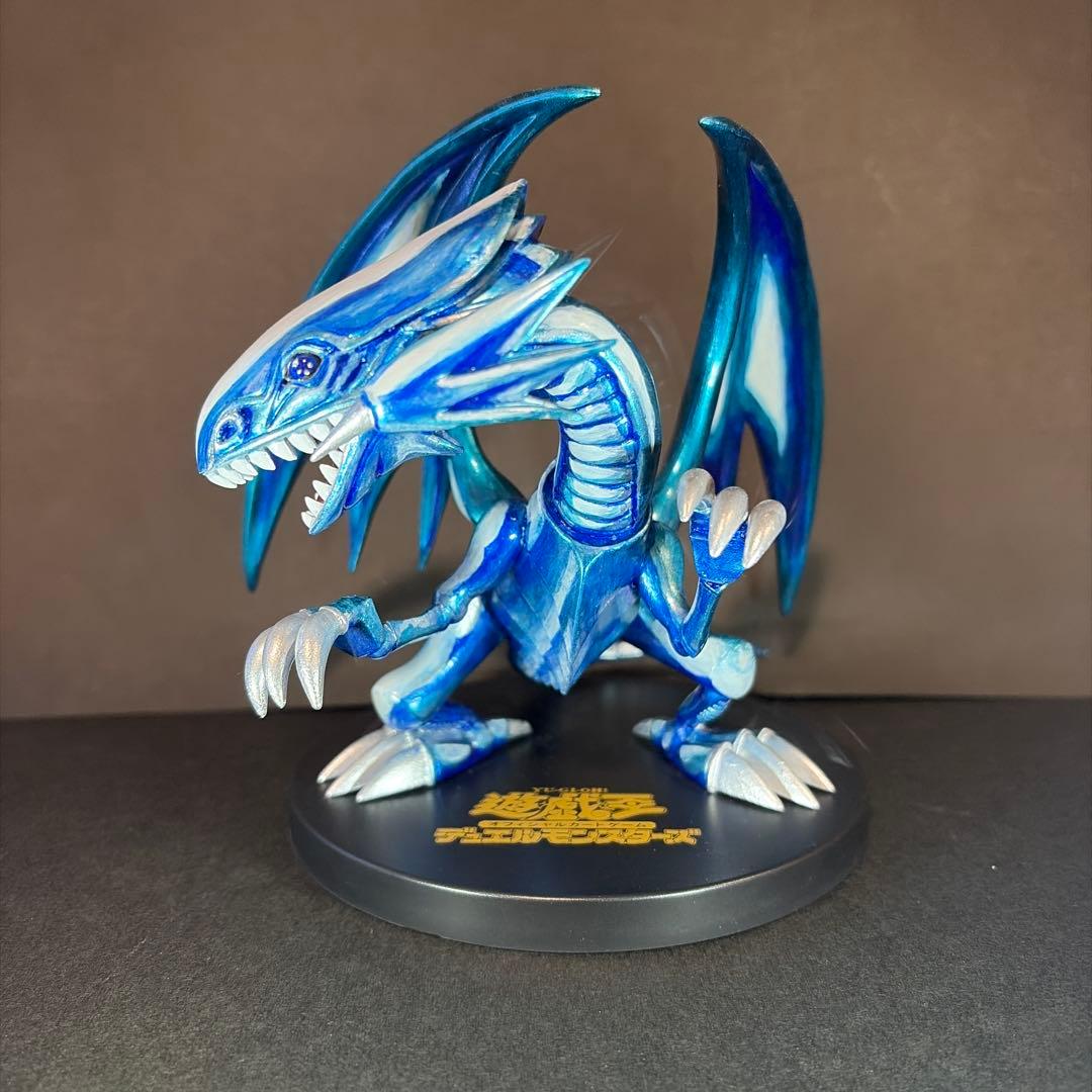 遊戯王 ブルーアイズホワイトドラゴン フィギュア リペイント