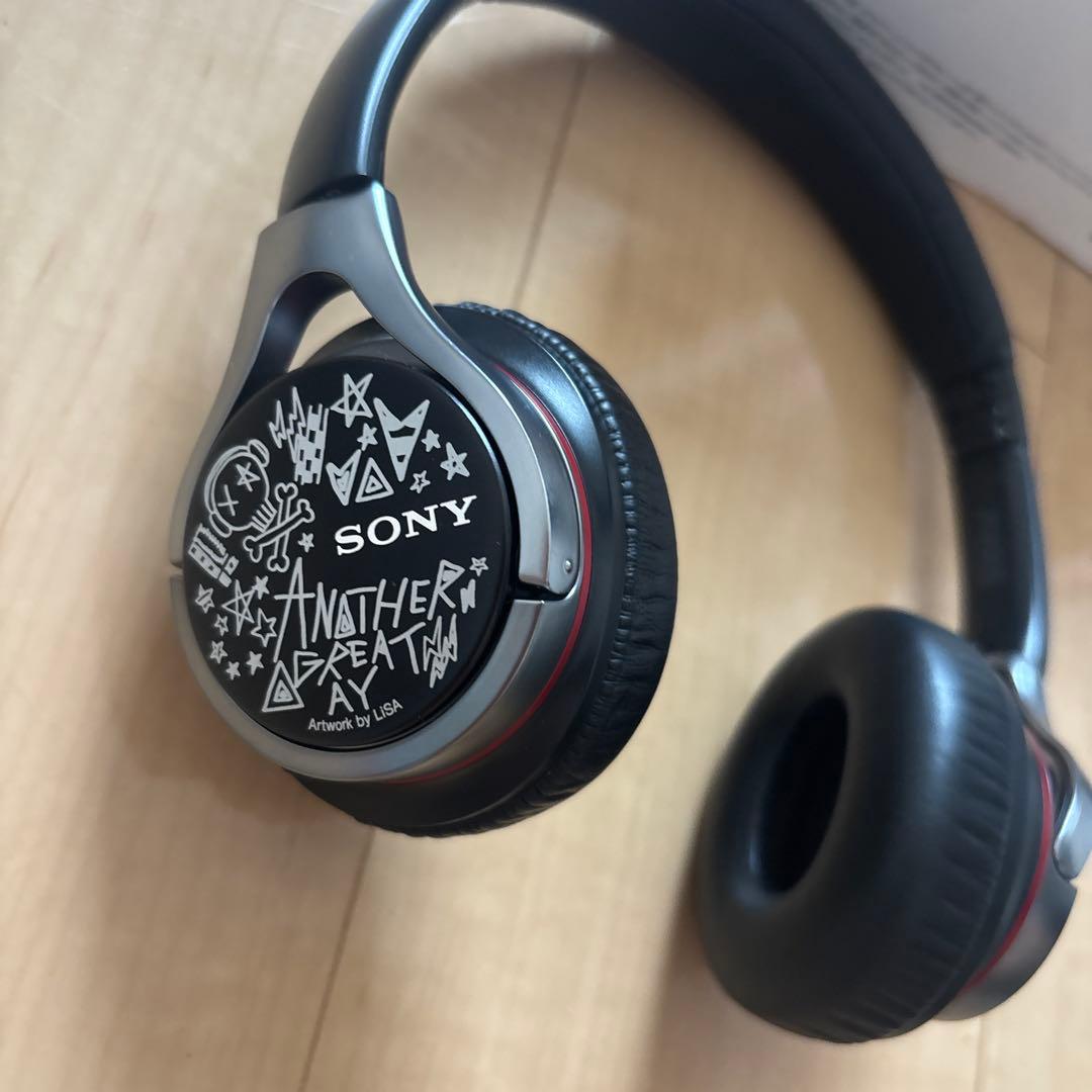 LiSA ヘッドホン