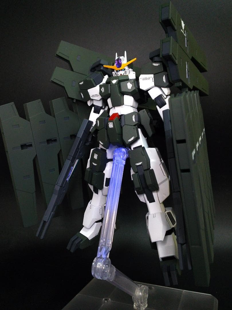 HG ガンダムサバーニャ 最終決戦仕様 ＆ ガンダムハルート 最終決戦仕様